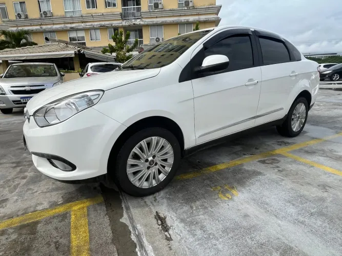 Fiat Grand Siena Essence 1.6 Flex 16V 2015