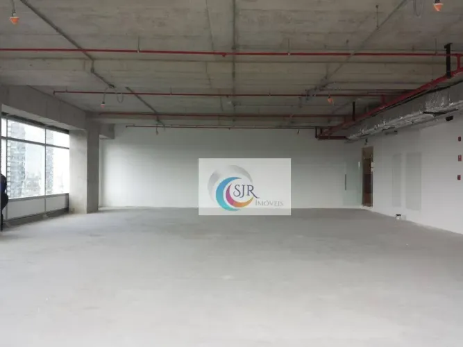 Lajes Corporativas com 8.400m²