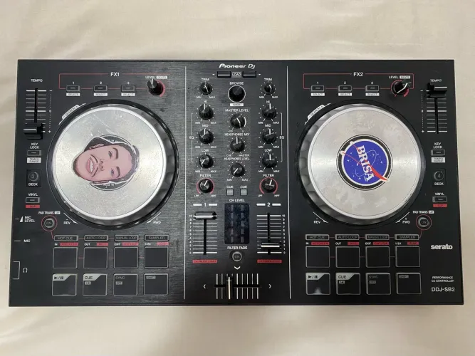 CONTROLADORA DJ PIONEER DDJ-SB2