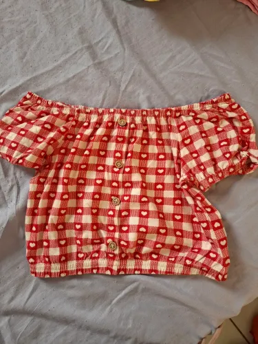 Cropped infantil com manga ciganinha. 8 a 10 anos. Retirada em BH ou Betim.