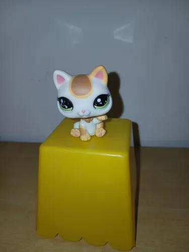 Bonequinho Littlest pet shop miniatura 