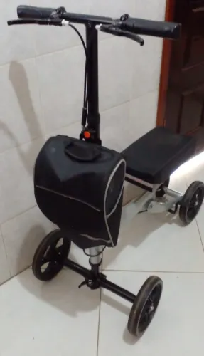 Andador Com Apoio De Joelho Adulto - Patinete da Mobil Saúde