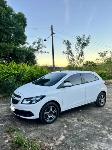 Chevrolet Onix Hatch LT 1.4 8V Flex Power Mec. 4P 2014