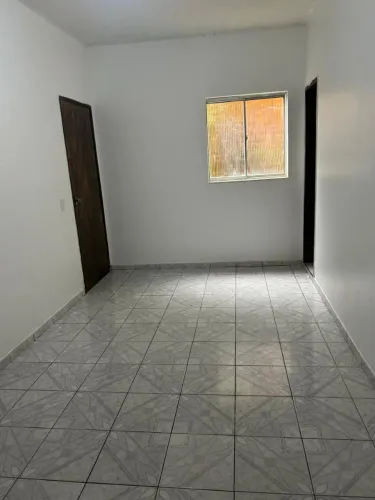 Apt 2/4