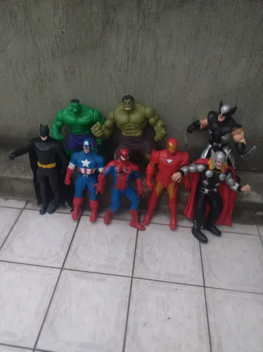 Lote De Bonecos  Grandes Colecionáveis Todos originais Usado .