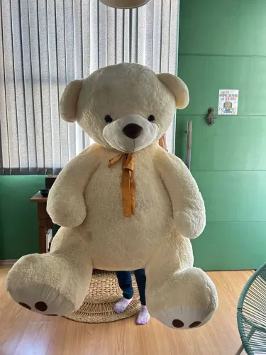 Vendo esse urso de pelúcia 1metro e oitenta