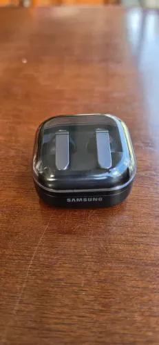 Vendo Galaxy Buds4 normal com 2 meses de uso