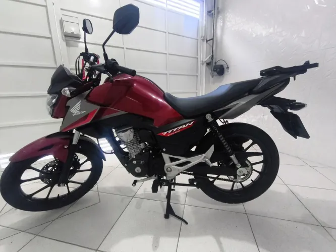 Honda Titan completa ano 2026