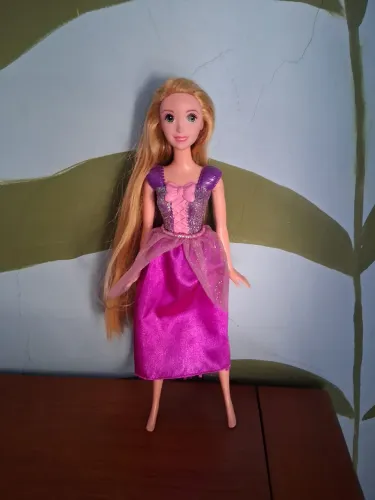Boneca Princesa Rapunzel