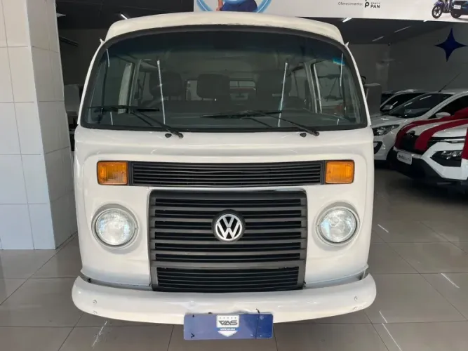Volkswagen Kombi Escolar 1.6 MPI (álcool) 2010