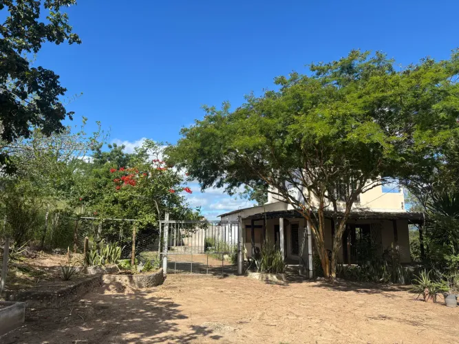 Casa bonita e ampla em Jequié 