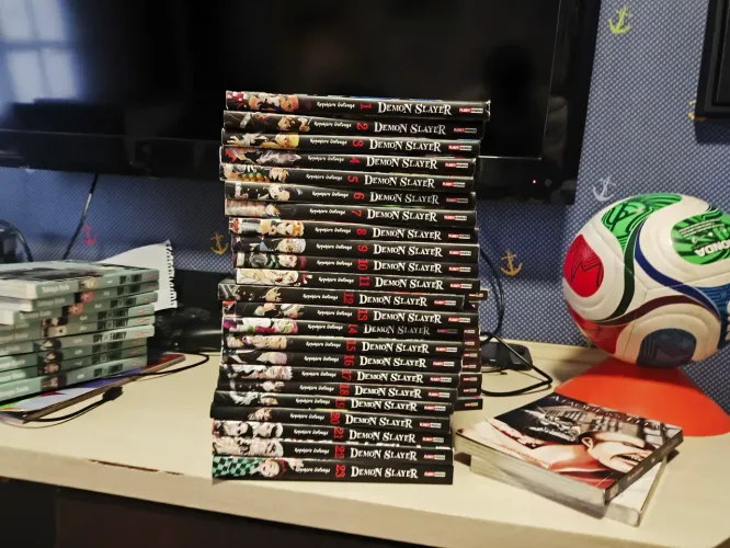 Demon Slayer vol. 1 ao 23 mais extras: Gaiden , borboleta de uma asa , flor da felicidade 
