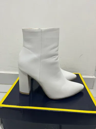 Bota branca - 35/36