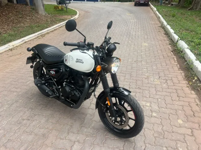 Royal Enfild Hunter 350 2025/26 - Moto impecável 