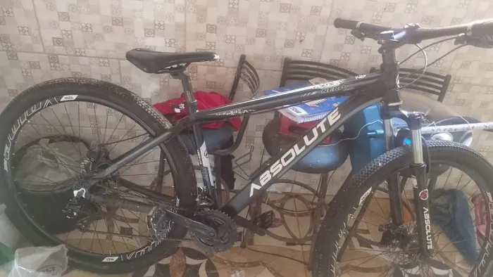 vendo bicicleta aro 29 freio a disco tudo original  vaor 600
