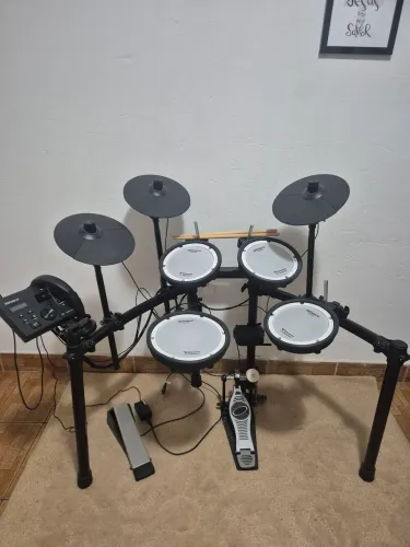 Novíssima Bateria Eletrônica Roland TD-07DMK