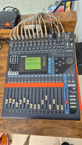 Mesa De Som Yamaha 01v96 Com Display Digital