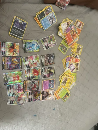 100 cartas mais 10 lendárias e mais raras