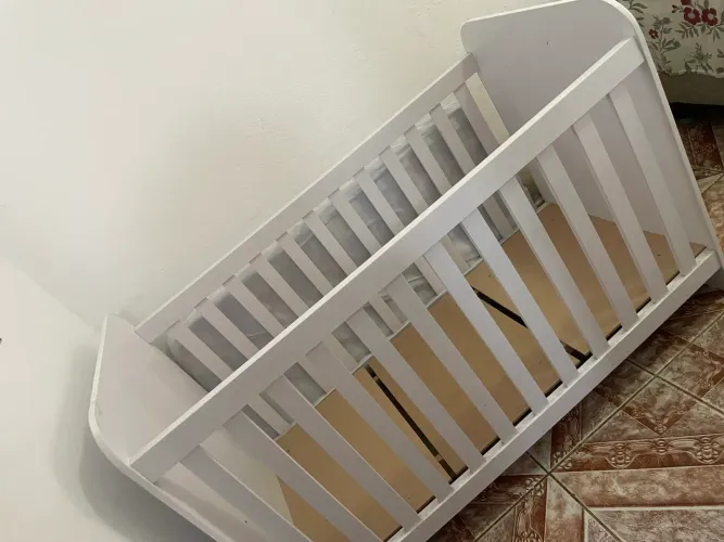Berço multifuncional (acompanha colchão)