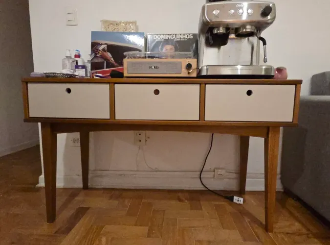 Aparador Vintage de Madeira Bege