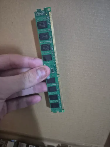 2 pents de 8gb de memória ram Ddr3