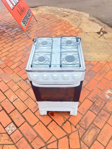 Fogão 4 bocas manual funcionando todas as bocas e forno ! Entrego e passo cartão 