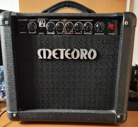 Amplificador Meteoro nitrous drive 30W com 15 efeitos!
