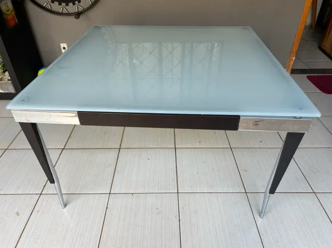Mesa de vidro 1.35 x 1.35 Entrego