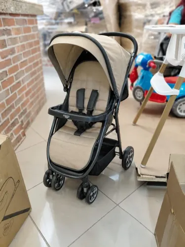 Carrinho de Bebê Cosco Kids Coffy - Preto Absoluto (Prático e Elegante)