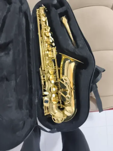 Vende-se saxofone harmonics