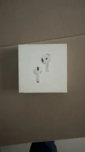 AirPods 4 Com Cancelamento de Ruído (ANC)