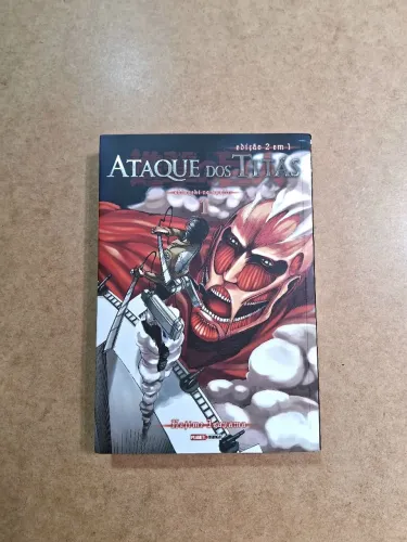 Mangá Attack on Titan 2 em 1 (vol.1)