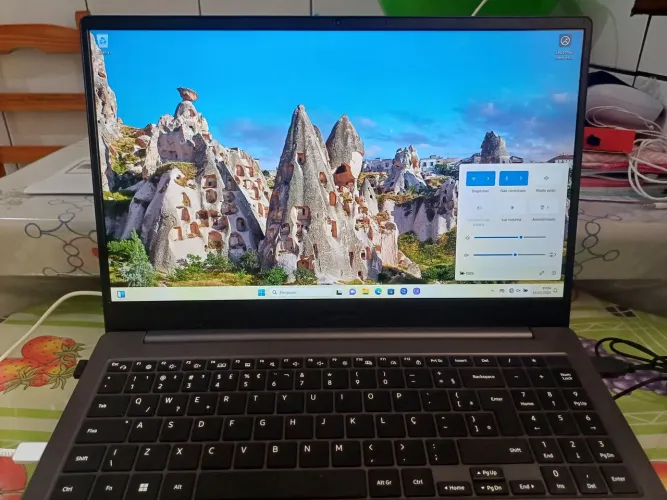 GALAXY BOOK 2 i5 256gb 8ram