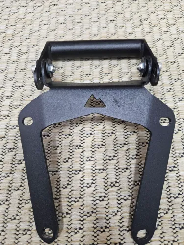 Suporte de GPS p/ Sahara 300 Adventure marca Atacama +Kit de Buchas e parafuso reforçados.