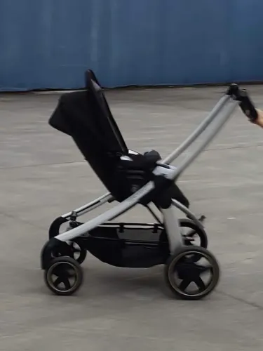 Carrinho e Bebê Conforto com Base