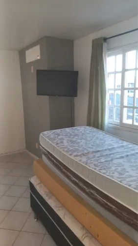 Alugo kitnet no Carianos 