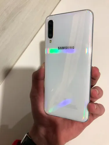 - SOMENTE RETIRADA NO LOCAL - Samsung Galaxy A50 - 128GB - USADO