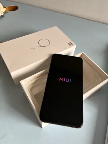 Xiaomi mi 9 se - usado 3 meses excelente