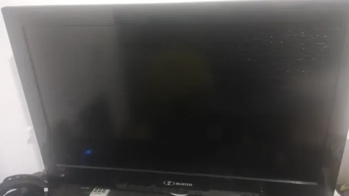 TV 32 lcd hbuster no estado/defeito ligando pra reposição de peças retirar ZL