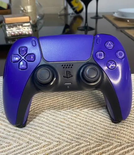 Controle de PS5 Sony Dualsense de PlayStation 5 - Roxo