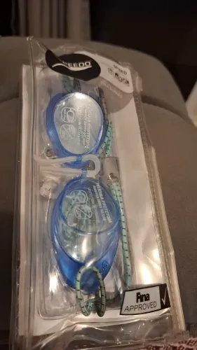 Vendo oculos de natação, novo speedo ,tira bungee