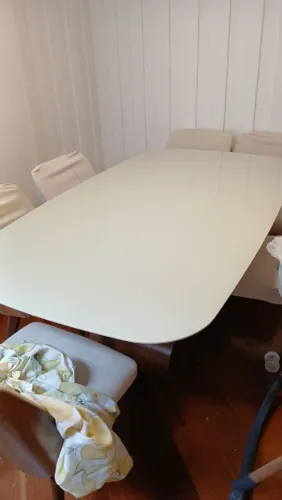 Mesa de jantar e 6 cadeiras