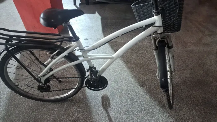 Bicicleta Caloi com cesta
