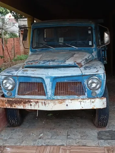 Ford F-75 4X4 2.3 1975
