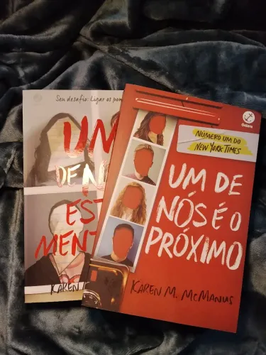 Kit Um de nós está mentindo + Um de nós é o próximo