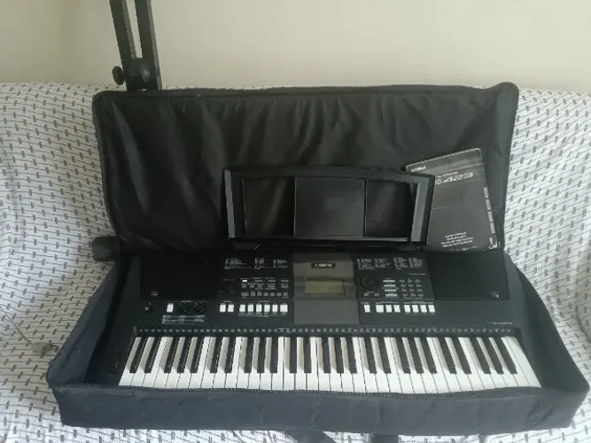 Teclado Yamaha E423