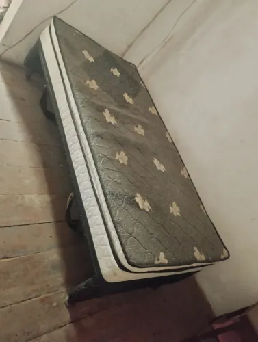 Cama box solteiro com cama auxiliar