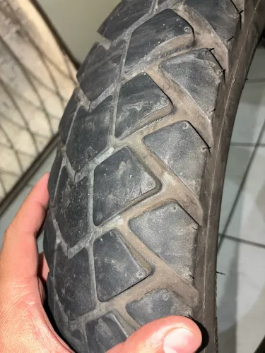 Pneu 130/80-18 quebra galho 
