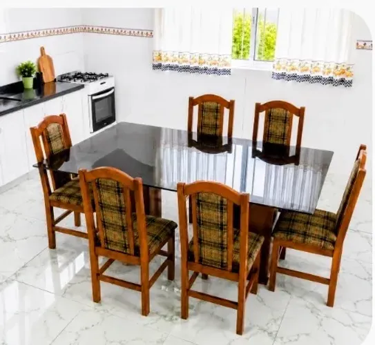 Mesa nova com seis cadeira leia o anúncio