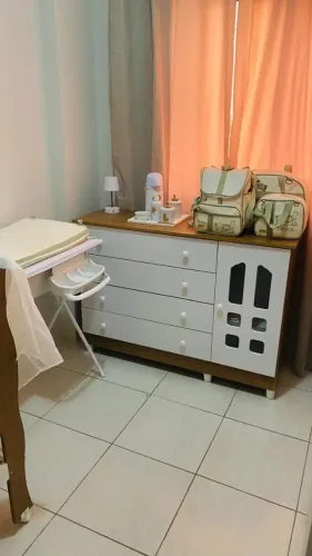 COMODA E BERÇO SEMI NOVO